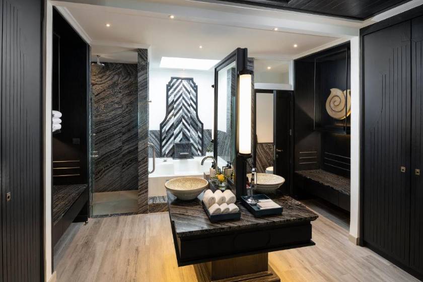 InterContinental Pattaya Resort by IHG - Queen Junior Suite with Ocean View - Club Lounge Access