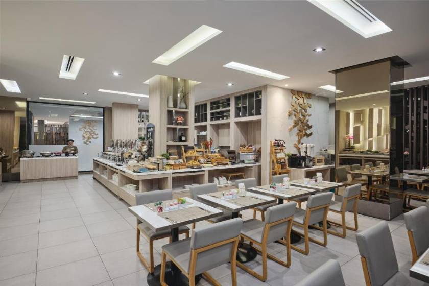 Altera Hotel and Residence - restaurant