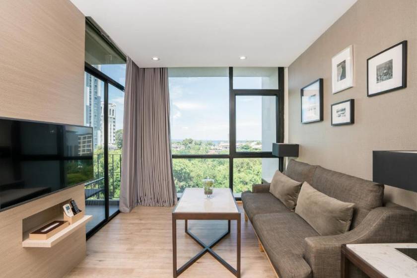 Altera Hotel and Residence - Grand Suite with Pool View