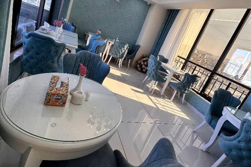 هتل سنتی رویای قدیم یزد - سالن صبحانه‌خوری