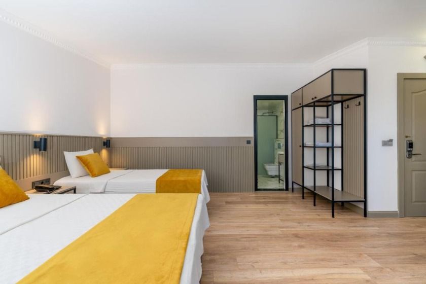 Lemon Hotel Antalya - Family Room with Balcony