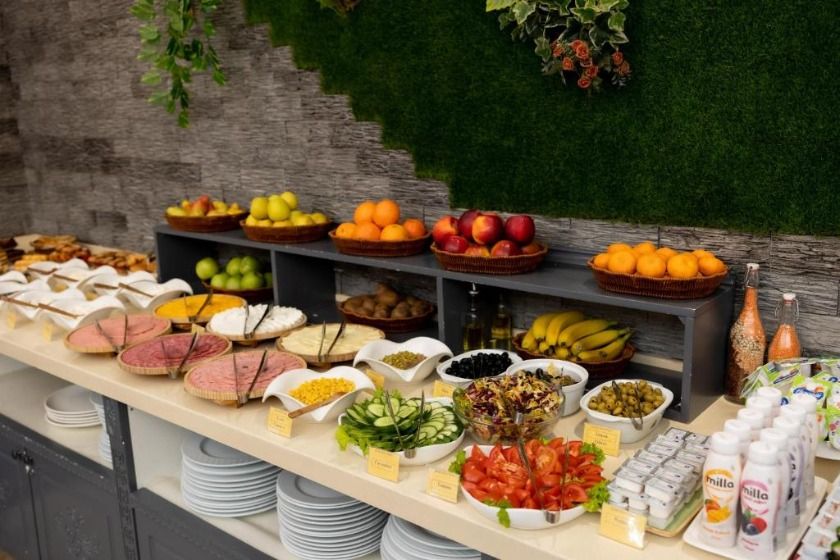 Grand Hotel Baku Central Park baku - breakfast