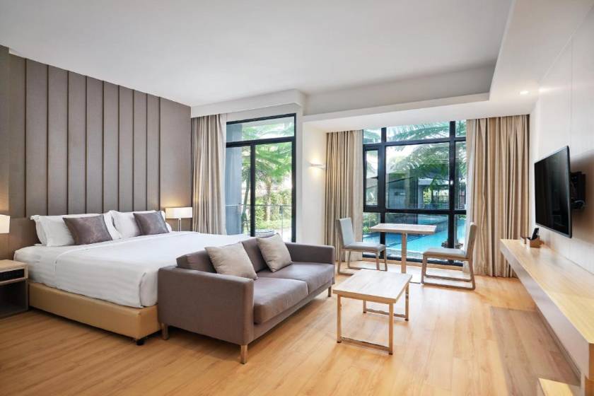 Arden Hotel & Residence Pattaya - Deluxe Double or Twin Room with Pool View