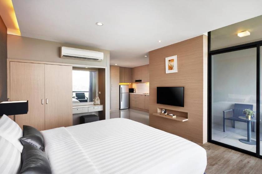 Altera Hotel and Residence - Deluxe Double Room