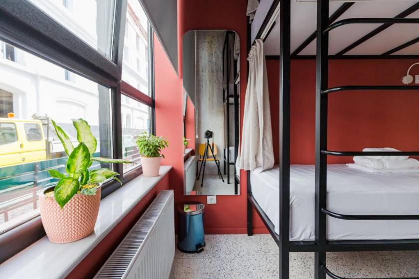 Back2ME - Bed in 8-Bed Female Dormitory Room