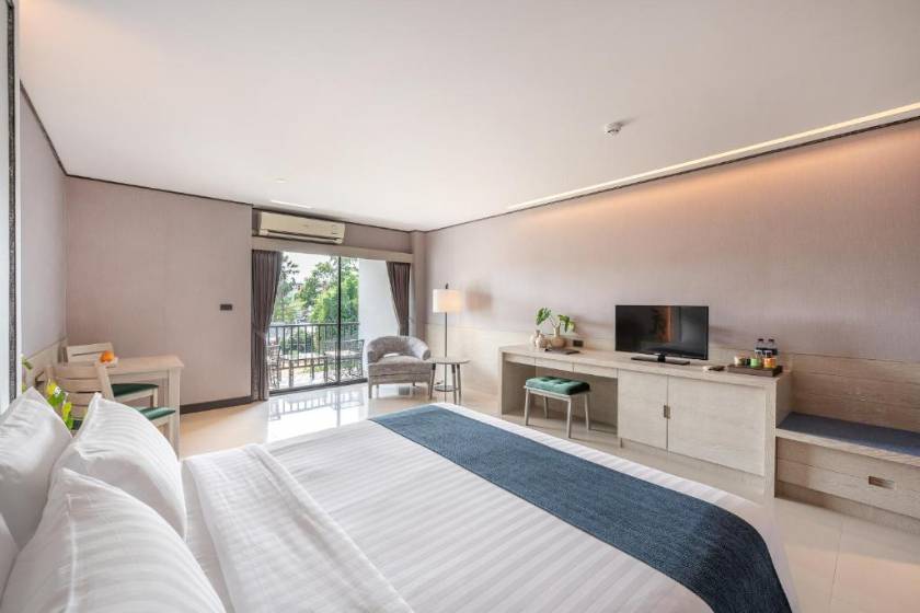 Manhattan Pattaya Hotel - SHA Extra Plus - Deluxe Double or Twin Room