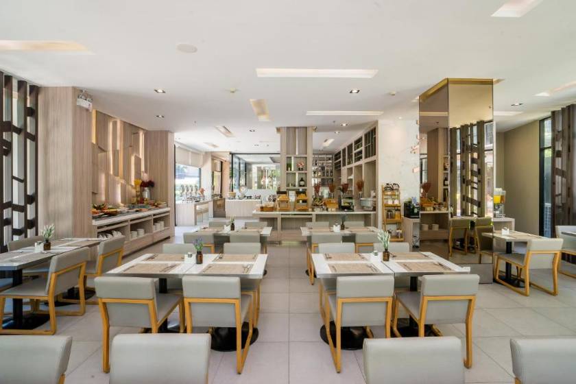 Altera Hotel and Residence - restaurant