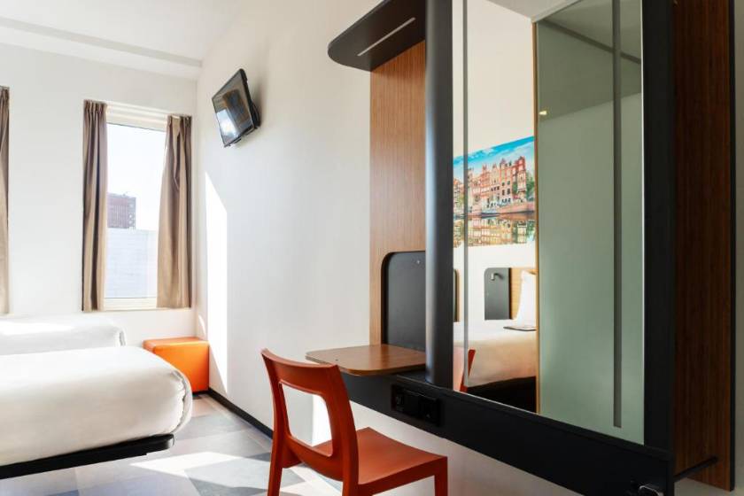 easyHotel Amsterdam Arena Boulevard - Twin Room