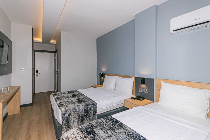 Lara World Hotel Antalya - Standard Triple Room, Pool View