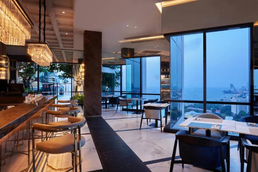 Somerset Pattaya - cafe