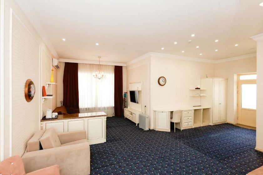 East Legend Hotel baku - Family Room