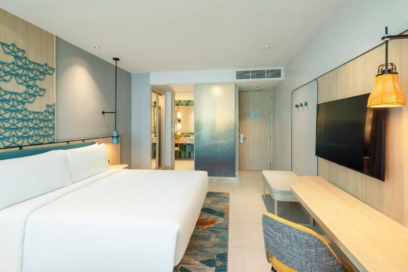 Holiday Inn Pattaya by IHG - Standard King Room with Ocean View and Bay Tower