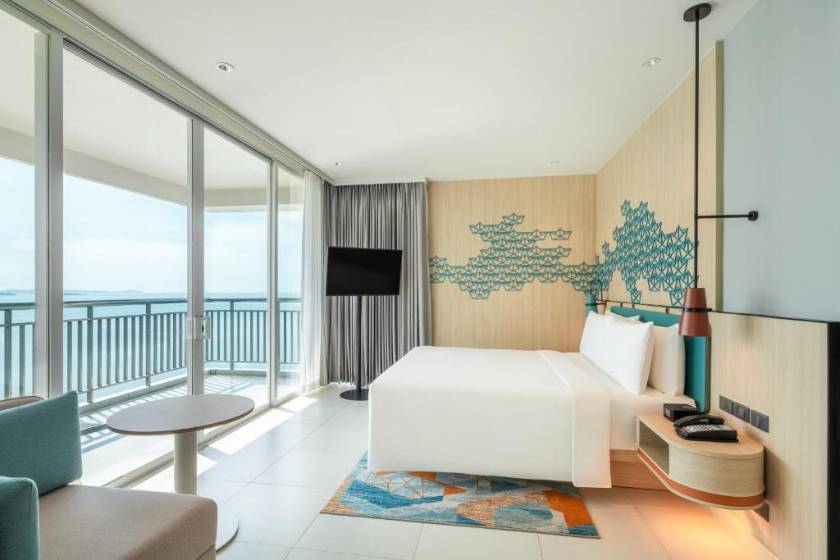 Holiday Inn Pattaya by IHG - One-Bedroom King Suite with Panoramic View - Bay Tower