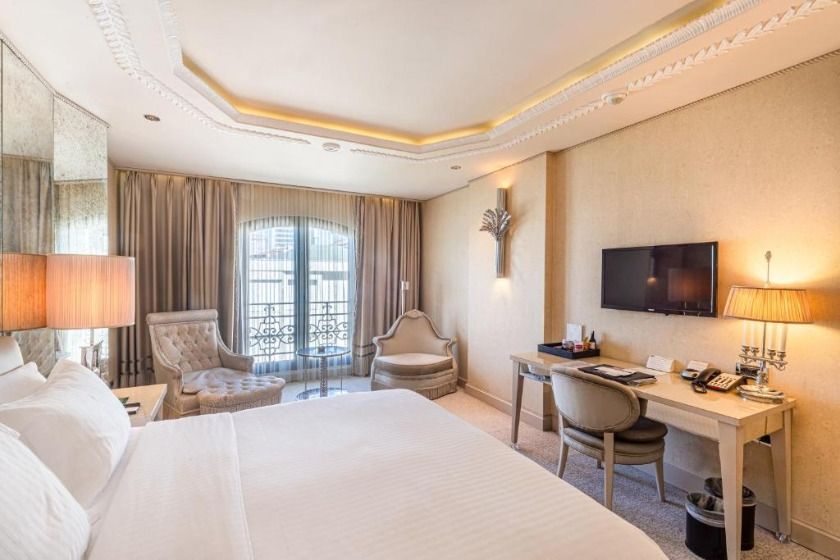 Wyndham Grand Istanbul Kalamis Marina Hotel Istanbul - King Room with City View - Mobility Access