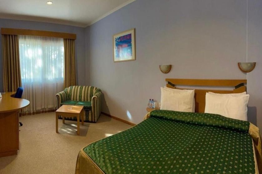 The Crescent Beach Hotel baku - room