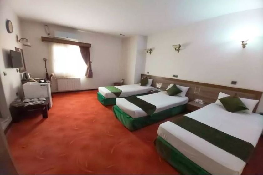 هتل جهانگردی شعبه 2 کرمان - اتاق سه تخته