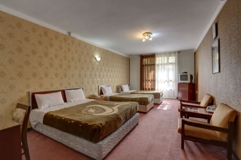 هتل جهانگردی علیصدر همدان - اتاق چهار تخته