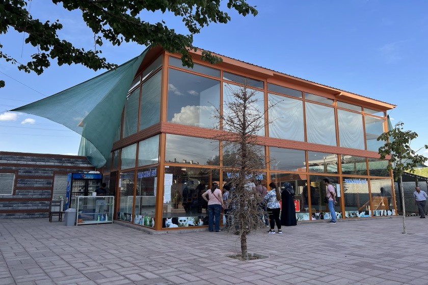 مسیر دسترسی به خانه گربه های وان