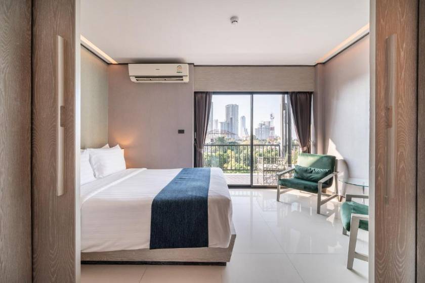 Manhattan Pattaya Hotel - SHA Extra Plus - Deluxe Two-Bedroom Suite