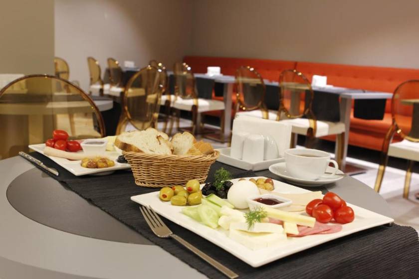 The Biancho Hotel Pera - breakfast