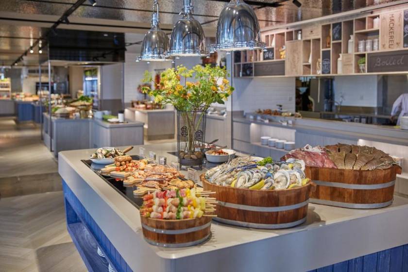 Grande Centre Point Pattay -  food and drink