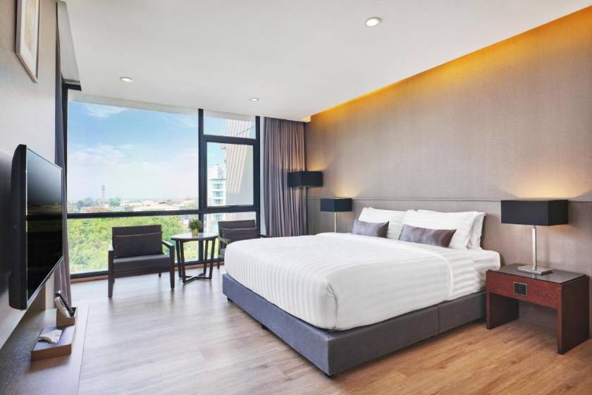 Altera Hotel and Residence - Deluxe Double Room