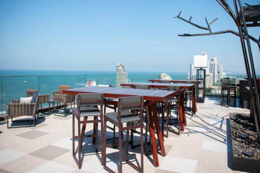 Holiday Inn Pattaya by IHG - restaurant