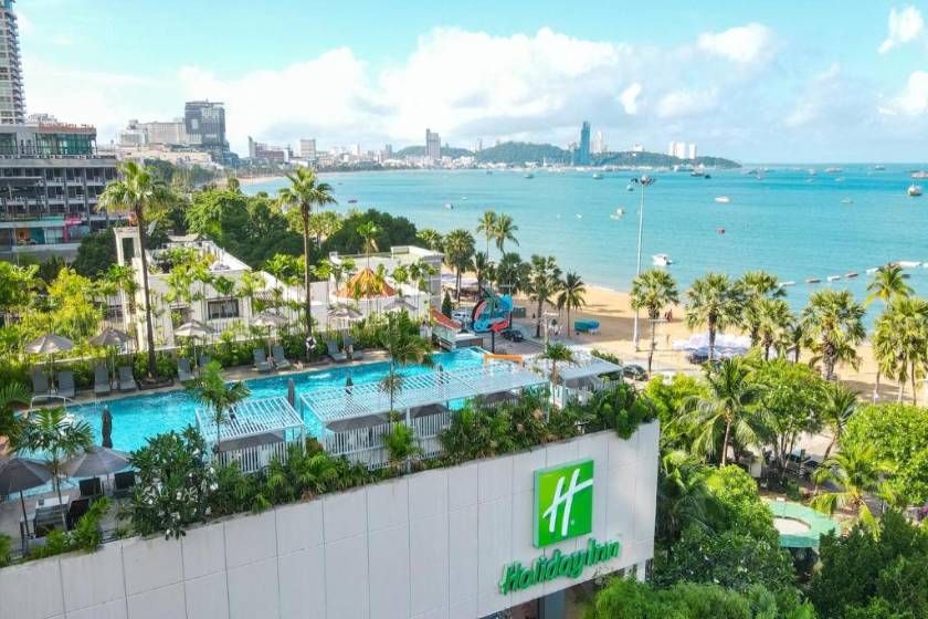 Holiday Inn Pattaya by IHG - facade