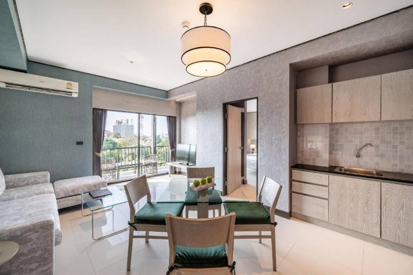 Manhattan Pattaya Hotel - SHA Extra Plus - One-Bedroom Suite