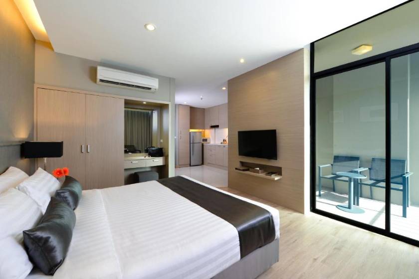 Altera Hotel and Residence - Deluxe Double or Twin Room with City View