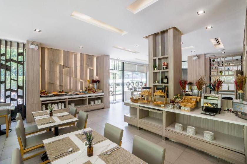 Altera Hotel and Residence - restaurant