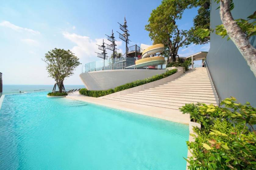 Somerset Pattaya - facade