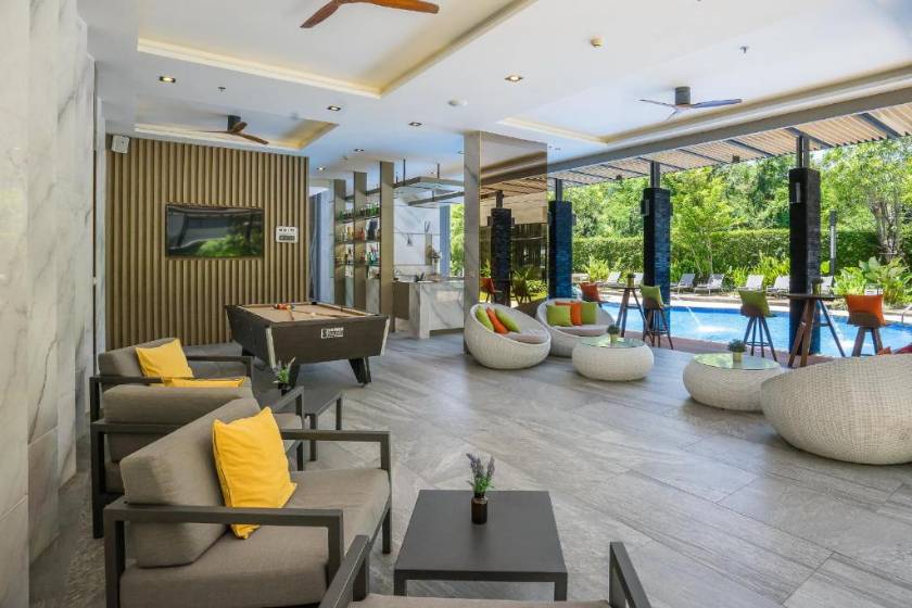 Altera Hotel and Residence - lobby