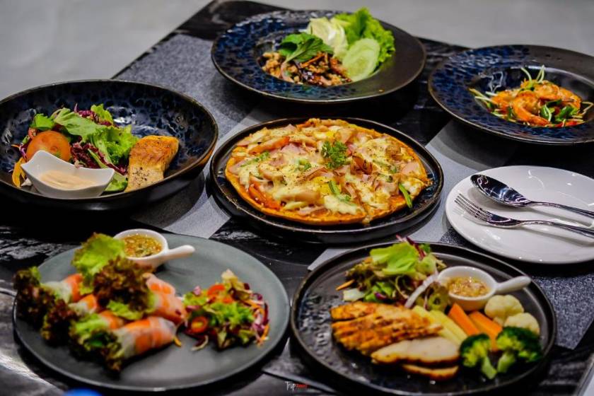 Amethyst Hotel Pattaya - food and drink