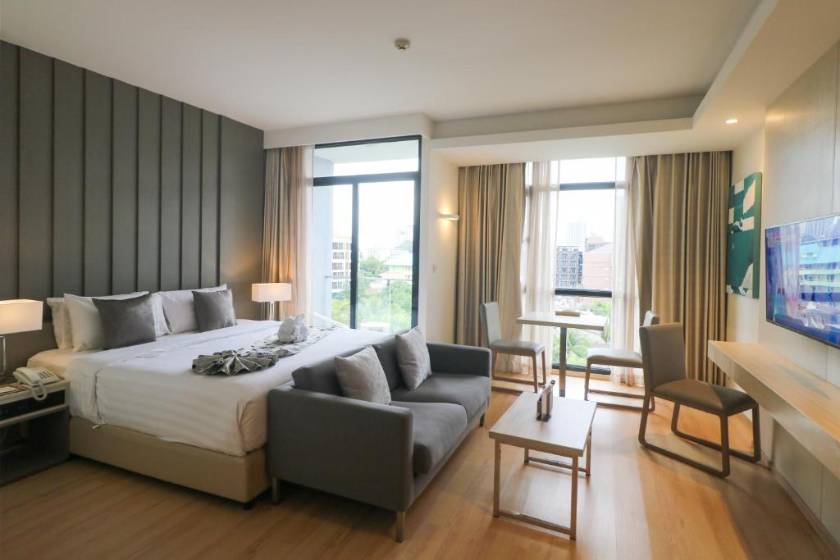 Arden Hotel & Residence Pattaya - Deluxe Double or Twin Room with City View