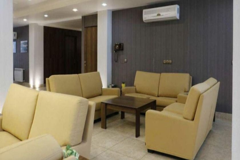 هتل هزار کرمان - لابی