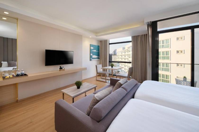 Arden Hotel & Residence Pattaya - Deluxe Double or Twin Room with City View