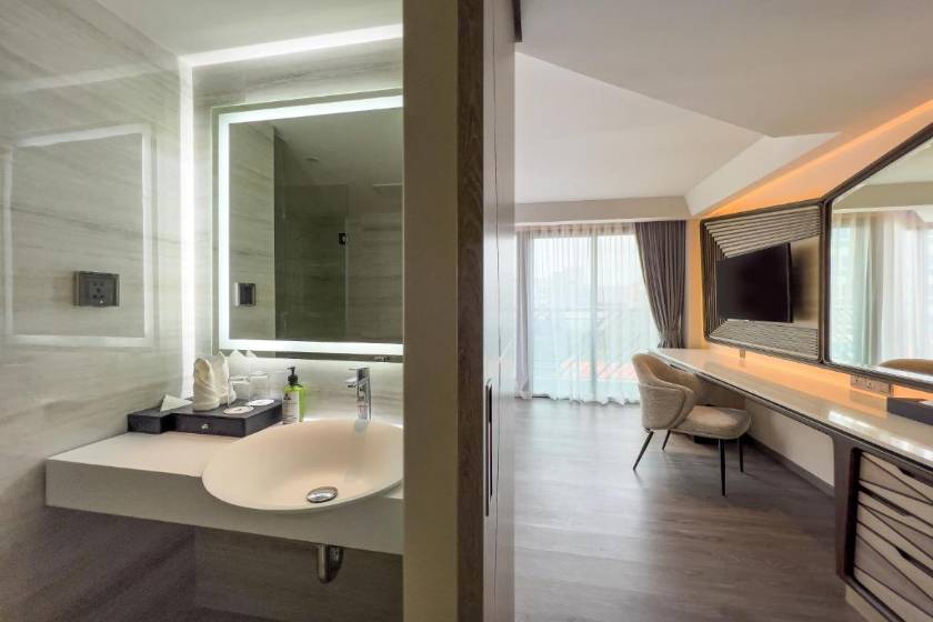 Amethyst Hotel Pattaya - Deluxe king bed room