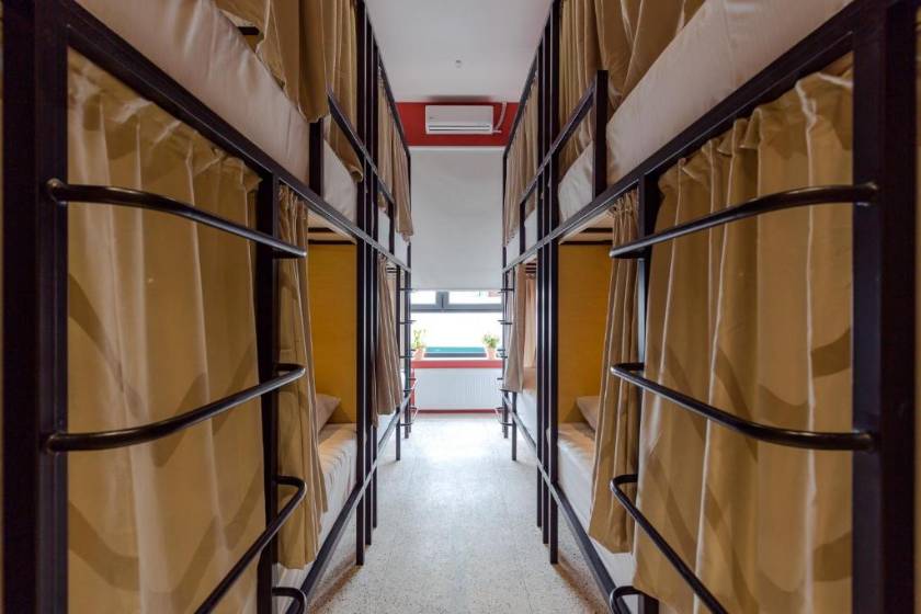 Back2ME - Bed in 8-Bed Female Dormitory Room