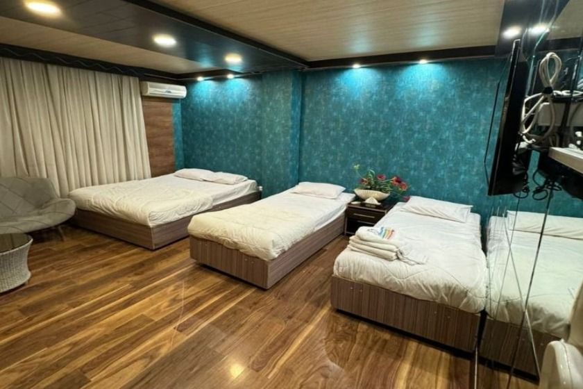 هتل آرین همدان - اتاق چهار تخته