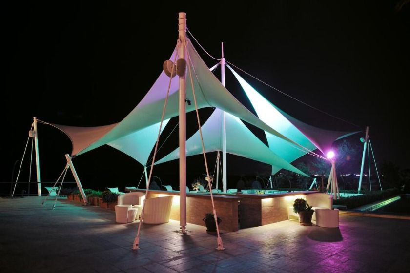 The Crescent Beach Hotel baku - beach