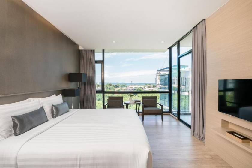 Altera Hotel and Residence - Deluxe Double Room