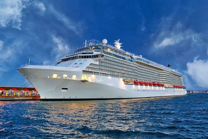 نخستین کشتی تفریحی ویژه مسلمانان به آب می‌افتد