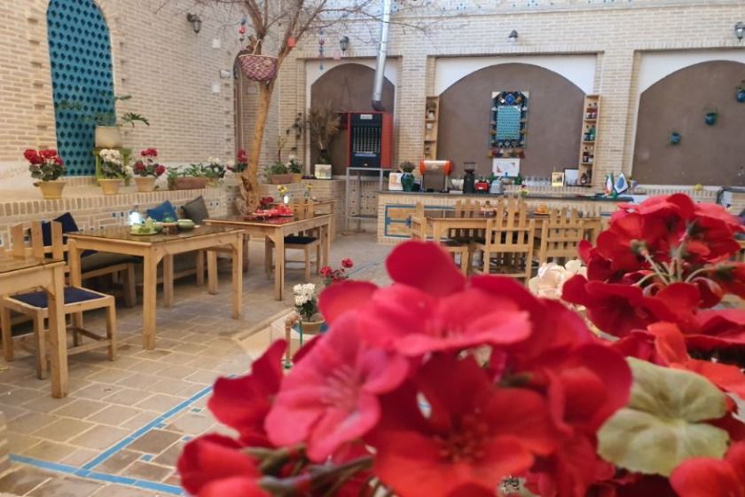 اقامتگاه سنتی شهباز کرمان - محوطه