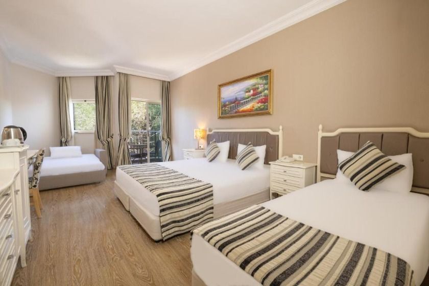 Crystal Tat Beach Golf Resort & Spa Antalya - Standard Quadruple Room