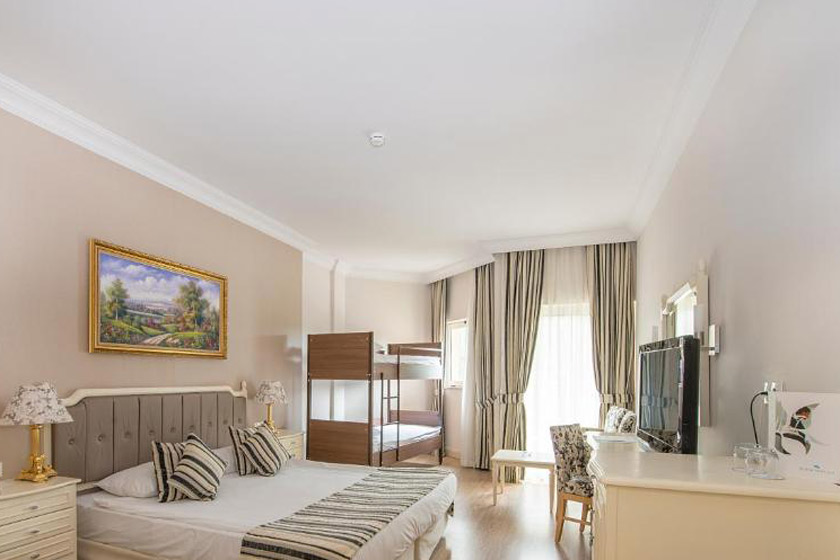 Crystal Tat Beach Golf Resort & Spa Antalya - Standard Room with Bunk Bed