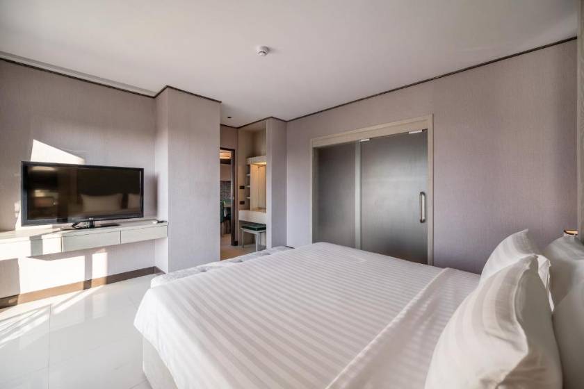 Manhattan Pattaya Hotel - SHA Extra Plus - Penthouse Two-bedroom Suite
