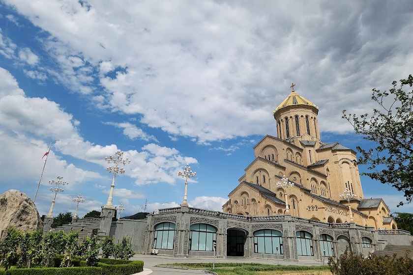 معماری کلیسای جامع تثلیث تفلیس
