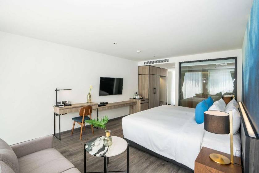 Best Western Plus Nexen Pattaya - Deluxe Double Room Non-Smoking – Corner Room with Pool View