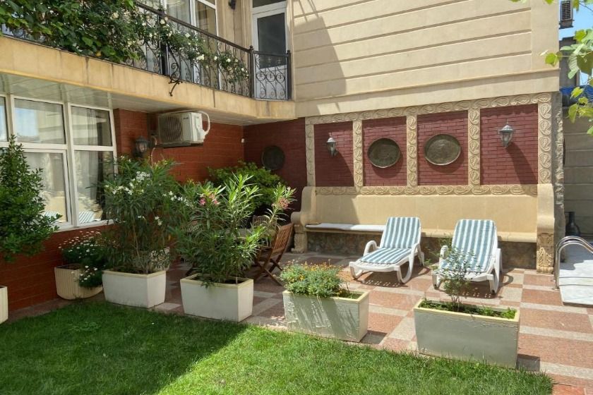 East Legend Hotel baku - inner courtyard